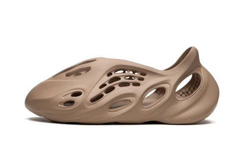 Yeezy Foam Runner “Clay Taupe”