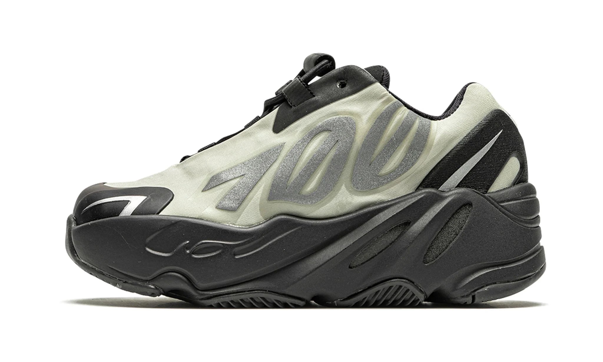 Yeezy 700 MNVN (Kids) 