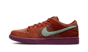 Nike SB Dunk Low "Mystic Red"